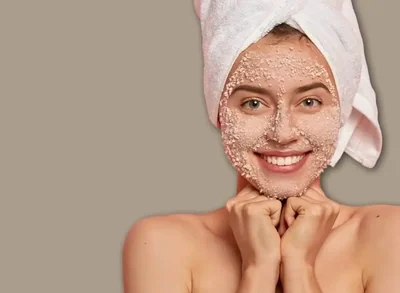 Exfoliating mask during the Luxe Ritual treatment